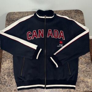 Fairmont Hotels & Resorts CANADA Heavy Weight Embroidered Full Zip Sweater L